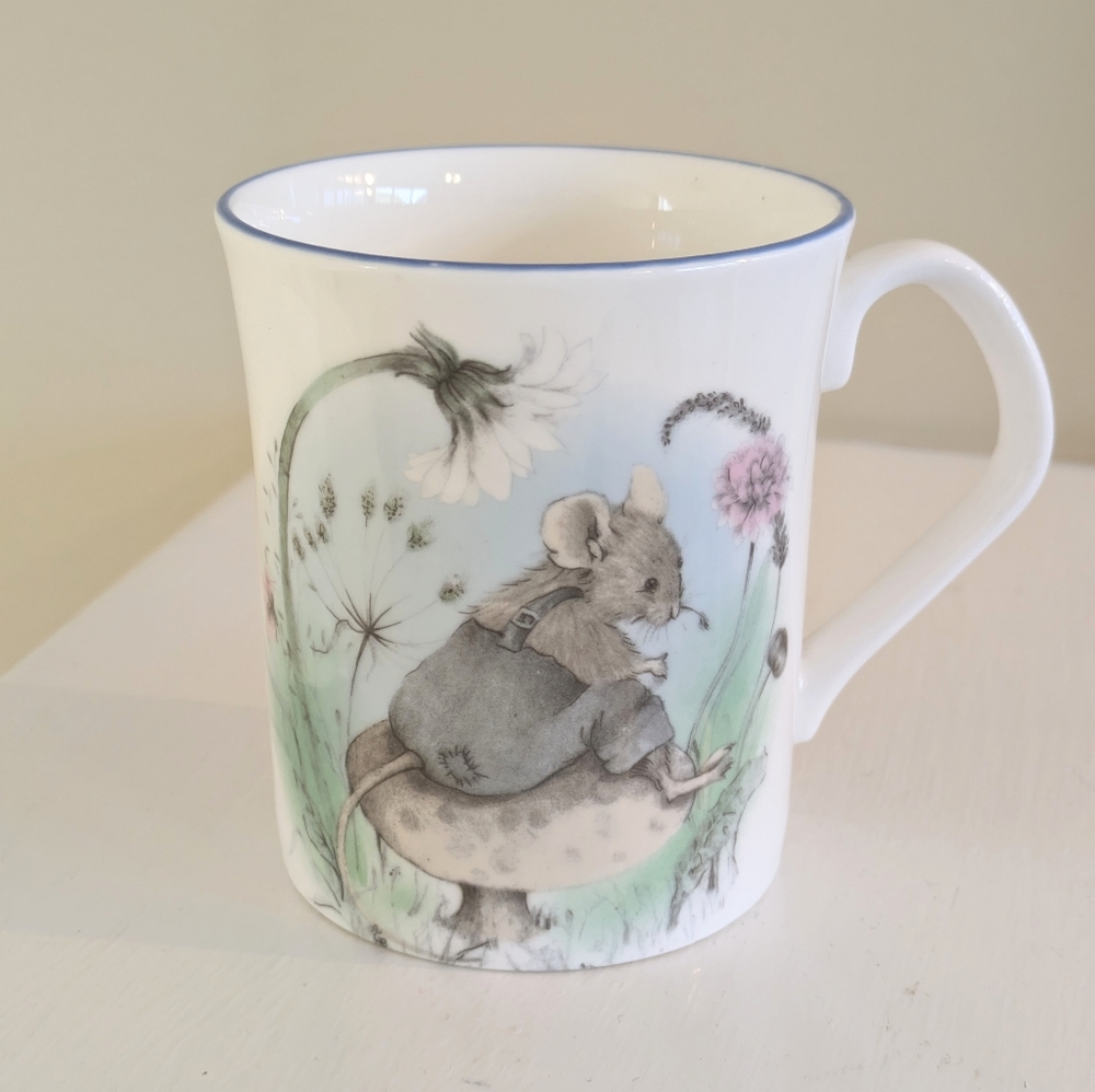 Elizabethan Fine Bone China Mr. Mouse Hand Decorated Child's Cup Mug England A10